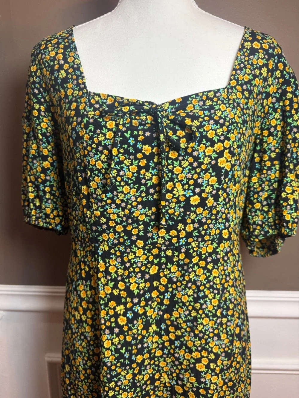 Faithfull The Brand Black‎ Yellow Floral Puff Sleeve Midi Dress L Size 8